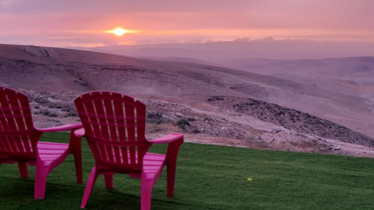 Sun, Mountain & Adventure Hotel Arad Buitenkant foto
