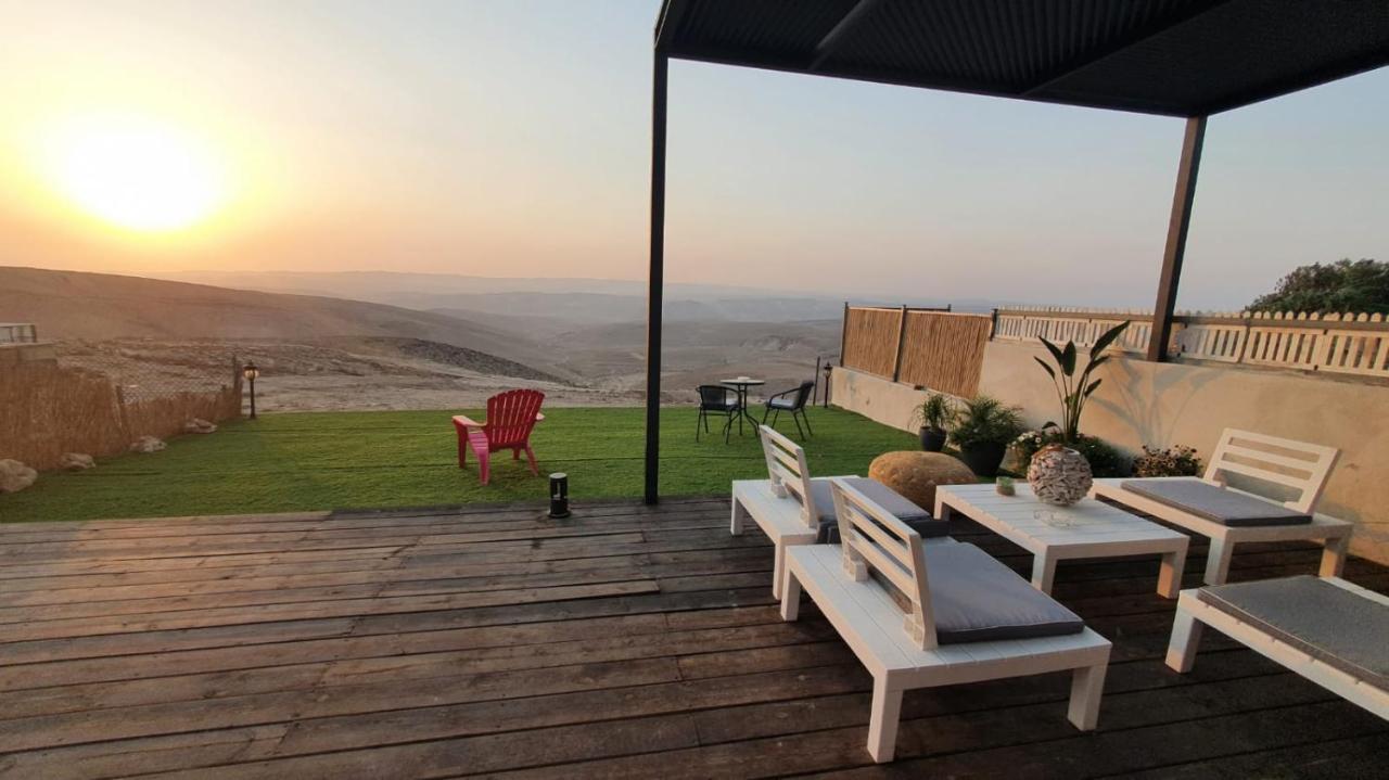 Sun, Mountain & Adventure Hotel Arad Buitenkant foto